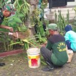 Babinsa Arjosari Ajak Warga dan Linmas Bersihkan Lingkungan Demi Ciptakan Wilayah Bersih dan Sehat