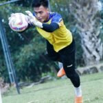 Hanya Masuk Daftar Cadangan 21 Kali, Penjaga Gawang Andrian Casvari Resmi Dilepas Arema FC