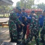 Tingkatkan Kesiapsiagaan Bencana, Personel Kodim 0833 Latihan Jinakkan Api Bersama Damkar