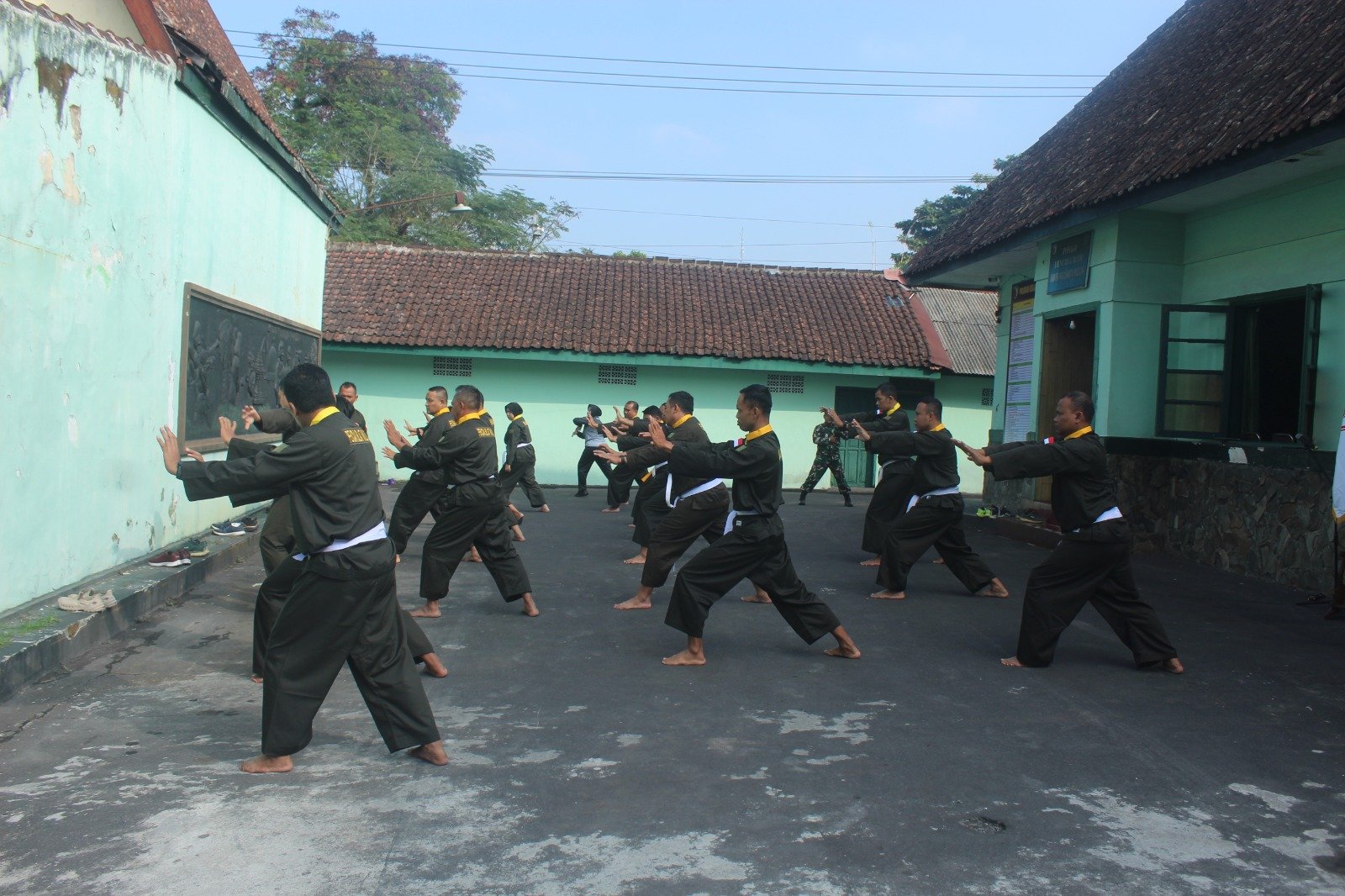 malang-post.com - Kodim 0833 Gelar Latihan Pencak Silat Militer