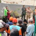Babinsa Klojen Dukung Gerakan Angkut Sampah dan Sedimen (GASS) Wujudkan Lingkungan Bersih dan Sehat