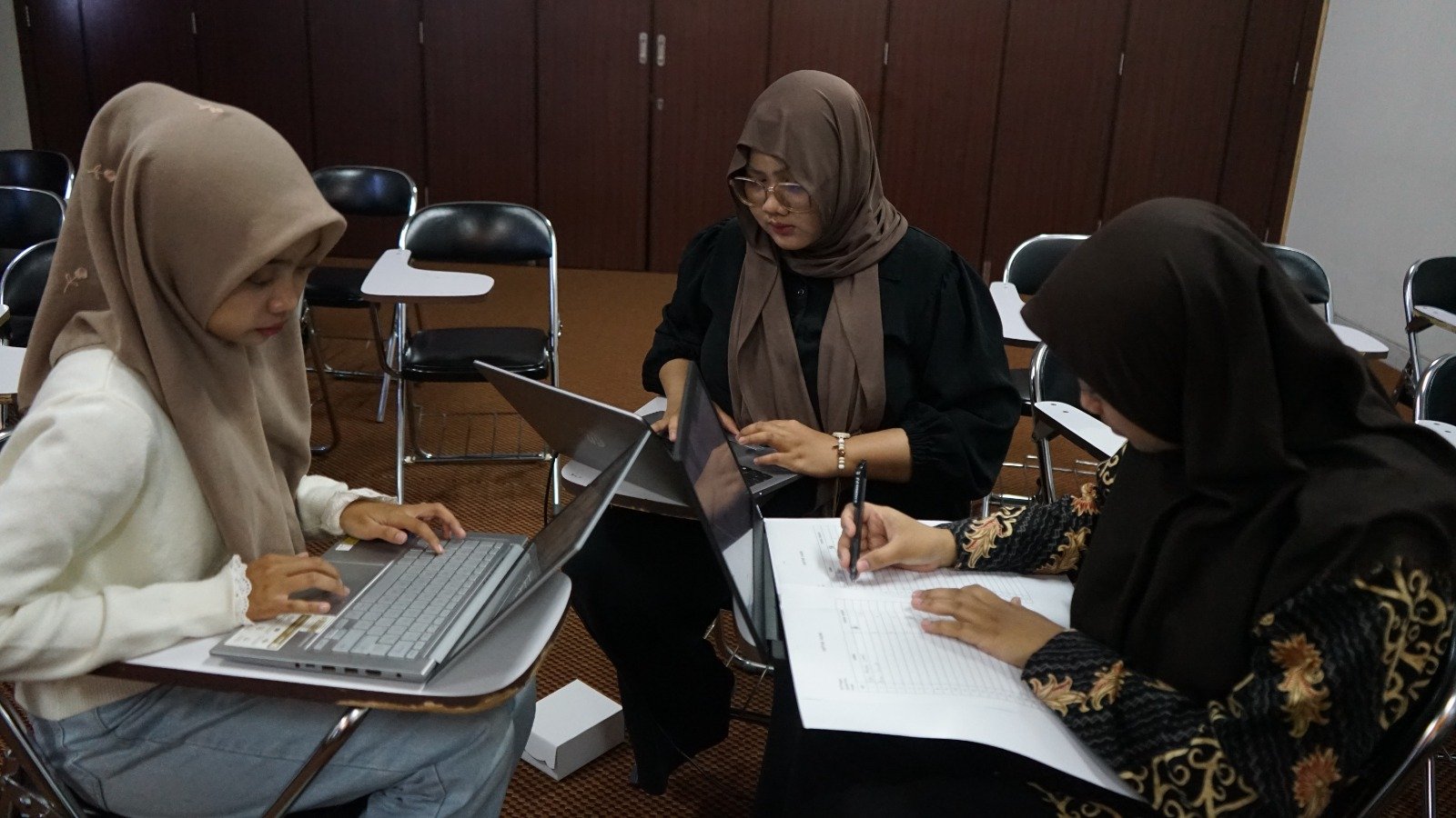 malang-post.com - FEBIS UIN Tulungagung Belajar Kurikulum OBE ke FE UIN Malang