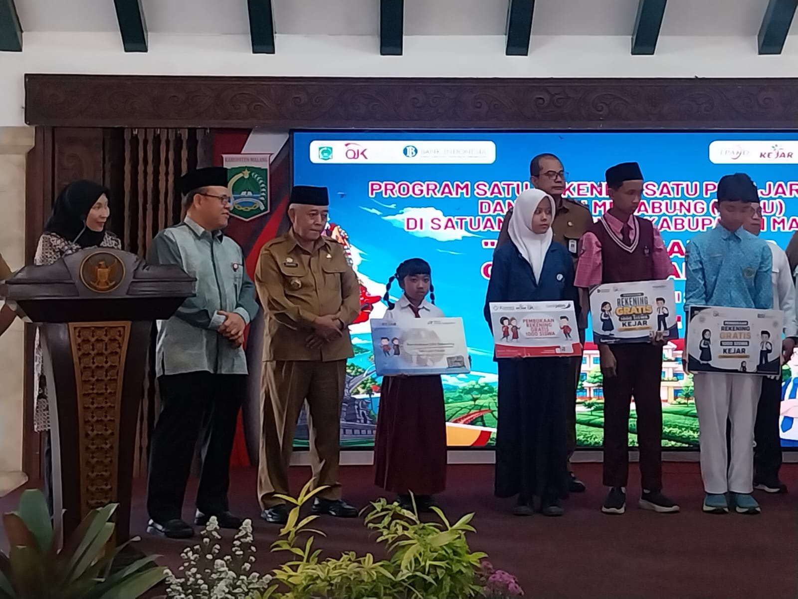 malang-post.com - OJK Geber Program KEJAR: Kalau Sudah Transfer Uang ke Pelaku, Cepat Gunakan IASC