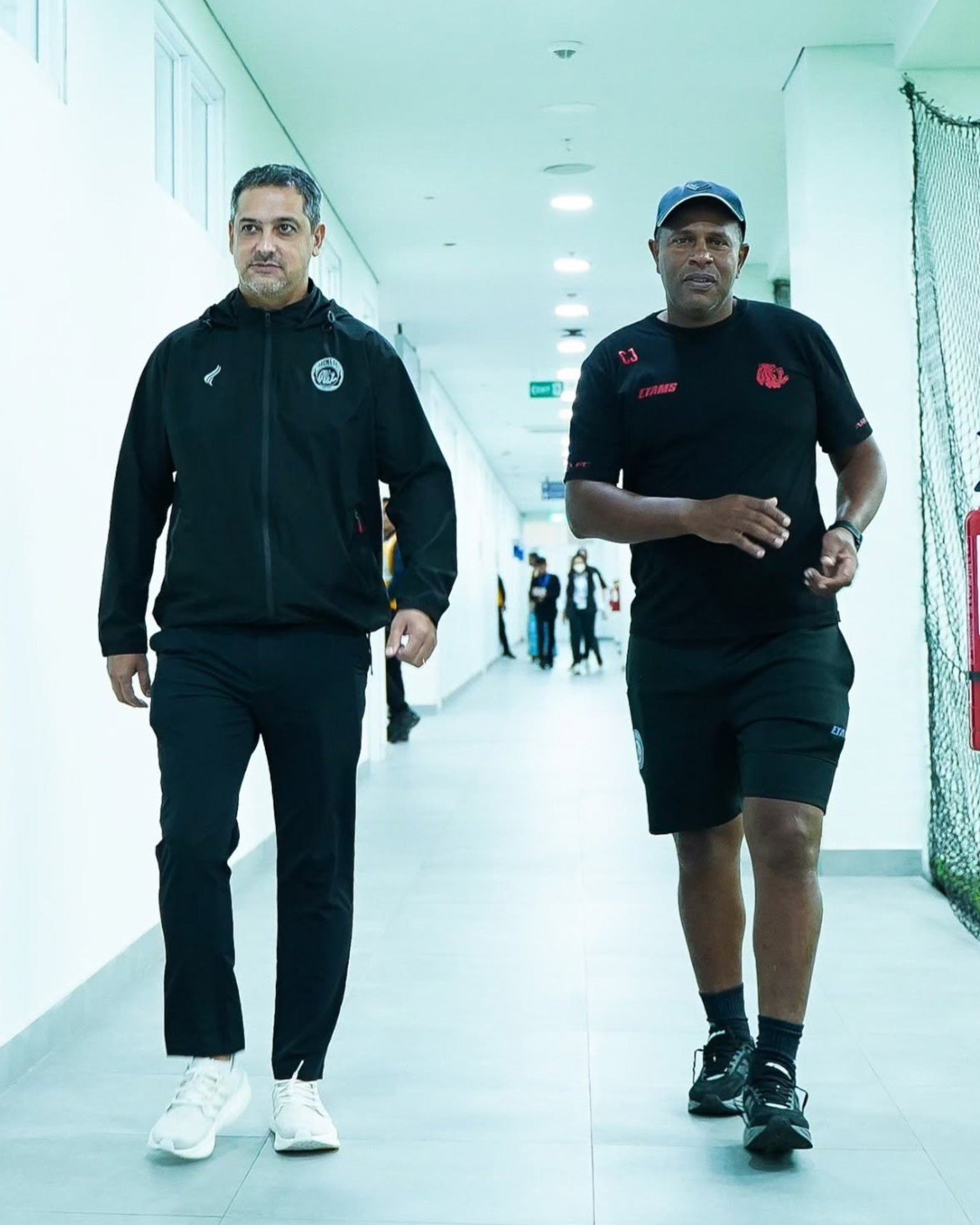 malang-post.com - Claudio de Jesus Diberhentikan, Julian Guevara Jadi Penerjemah Arema FC