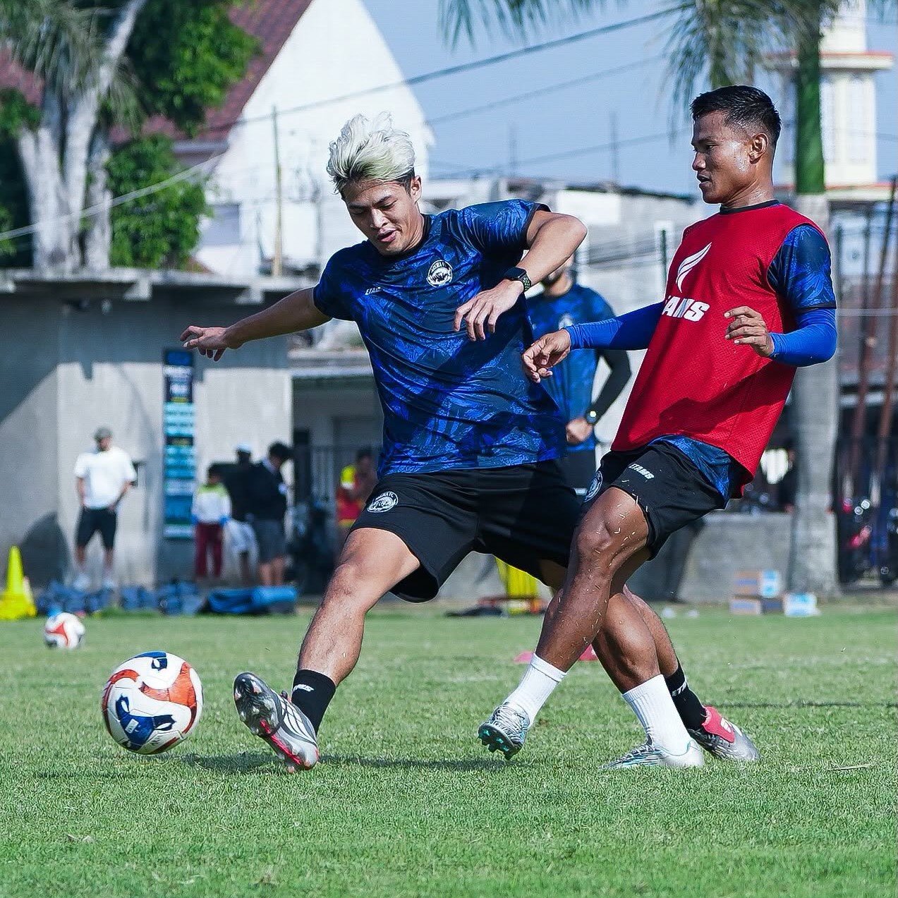 malang-post.com - Dewa Pasang Target Tinggi Bersama Arema: Minimal Lima Besar