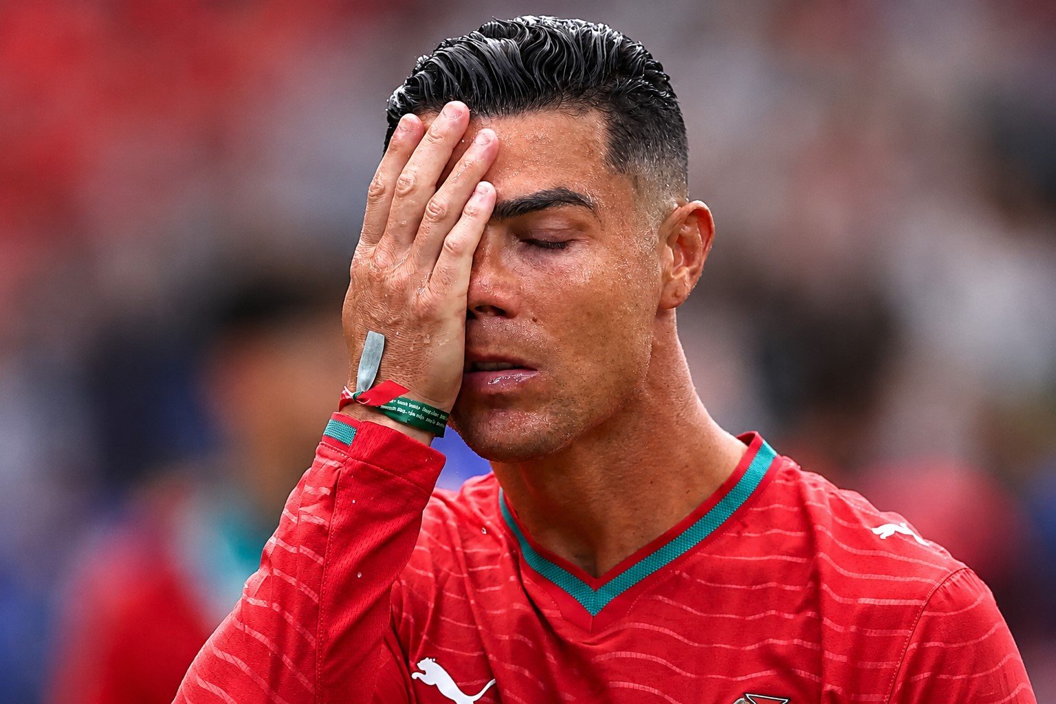 malang-post.com - Merino Singkirkan Portugal, Tangis Ronaldo Pecah di Dallas