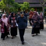 Bupati Sanusi Larang Siswa Tempati Kelas Tua di SDN Pakisjajar