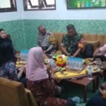 Babinsa Blimbing Tingkatkan Kedekatan dengan Warga Melalui Komsos Humanis