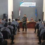 Babinsa Blimbing Dukung Peningkatan Disiplin Linmas Lewat Pembekalan Kapasitas Satuan Linmas
