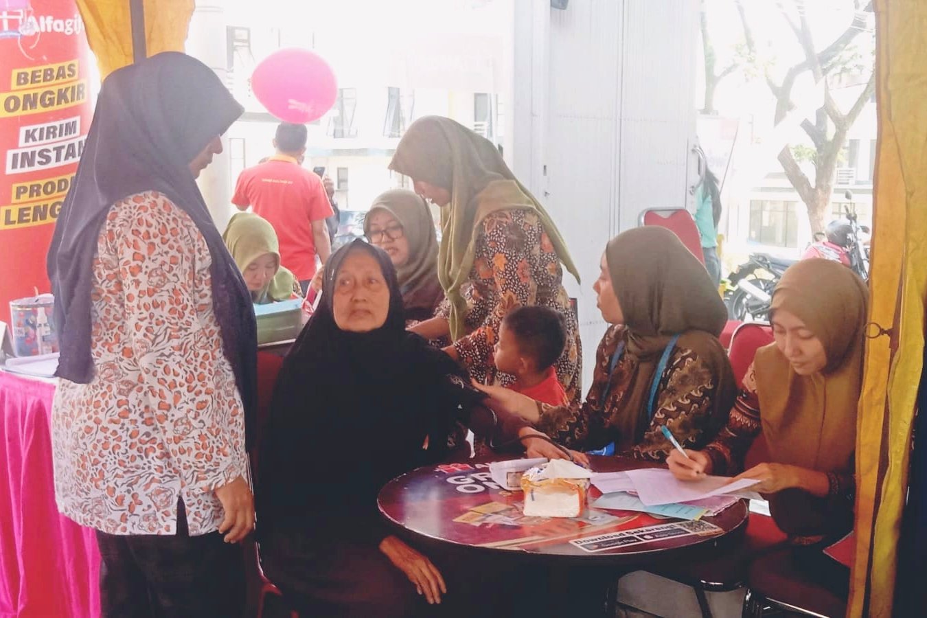 malang-post.com - Sahabat Posyandu Alfamart dan Sweety Dukung Pencegahan Stunting di Madyopuro