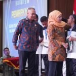 Sambut 152 Pelajar ADEM Papua di Jatim, Khofifah: Saya Adalah Ibu Kalian