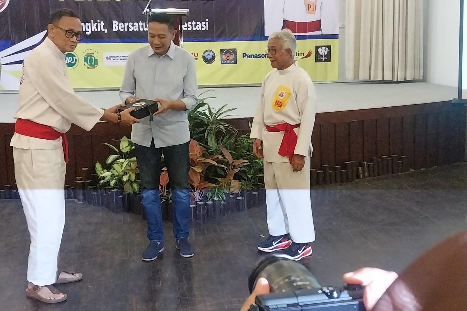 malang-post.com - Silat Perisai Diri Gaungkan Bangkit, Bersatu, Berprestasi