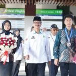 Sabet Perak di Lithuania dan Perunggu di Uzbekistan, Talita dan Kautsar Disambut Haru di Bandara Abd...