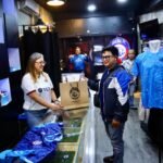 Arema FC Store Beri Akses Nonton Official Training dan Berburu Tanda Tangan Pemain