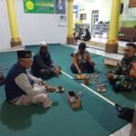 Babinsa Tasikmadu Komsos Bersama Warga, Perkuat Kedekatan dan Kondusivitas Wilayah