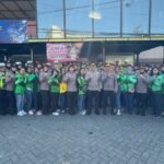 Peringati HUT ke-78 Polwan RI, Polres Batu Bagikan Paket Sembako untuk Pengemudi Ojol