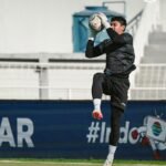 Kiper Arema FC Adi Satryo Perketat Skema Man-to-Man Marking