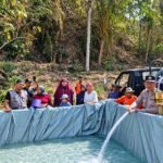 Warga Banduarjo Krisis Air Selama Berminggu-minggu, Polsek Kalipare dan BPBD Kirim 5.000 Liter
