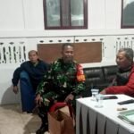 Babinsa Kesatrian Patroli Dialogis Malam Hari, Sapa Warga dan Jaga Kondusivitas Wilayah