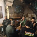 Kedekatan Tanpa Batas Babinsa Klojen Sertu Gunawan Bersama Warga