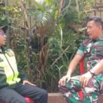 Babinsa Karangbesuki Bangun Kedekatan Lewat Anjangsana