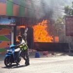 Warung Kelontong Madura Ludes Terbakar, Satu Orang Tewas di Bak Mandi