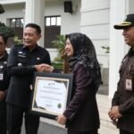 Wali Kota Wahyu Apresiasi Dispendukcapil Raih WBBM