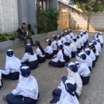 Babinsa Gadang Tanamkan Disiplin dan Karakter Pelajar Lewat LDKS OSIS SMP 29 Malang