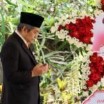 81 Tahun Jawa Timur, Asep Kusdinar Pimpin Ziarah ke Makam Abdul Hamid Mahmud
