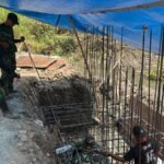 Koramil Lowokwaru Kebut Pengecoran Pondasi Jembatan Garuda di Tunjungsekar