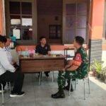 Babinsa Bareng Jalin Kedekatan dengan Warga Lewat Komsos Humanis