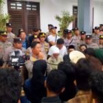 Ratusan Massa Peringati dan Desak Pengusutan Tragedi Kanjuruhan