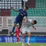 Singo 'Arema' Edan Dihukum Runtuhnya Pertahanan di Pakansari